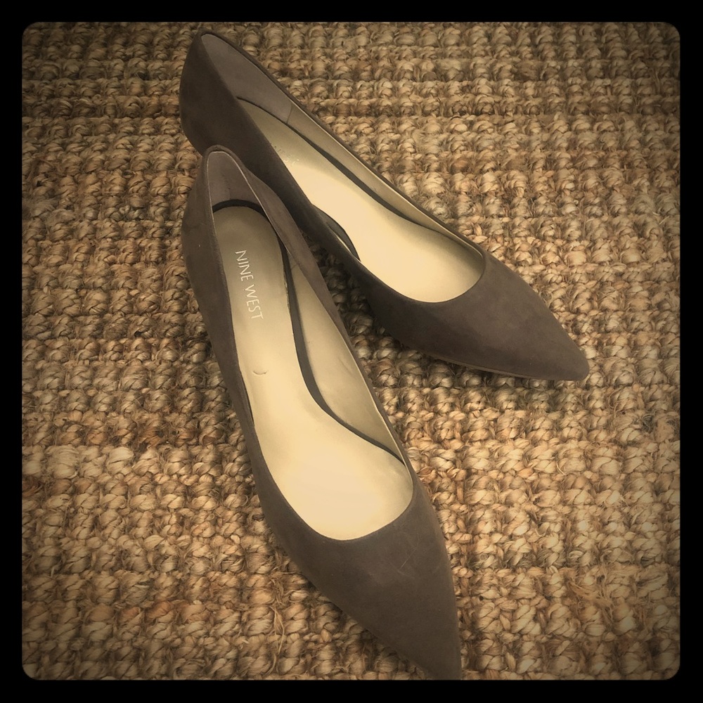Suede Pumps